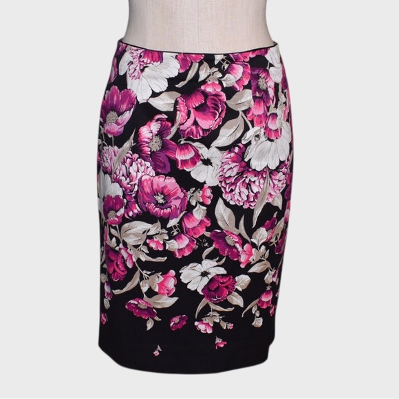 White House Black Market Dresses & Skirts - White House Black Market Floral Pencil Skirt